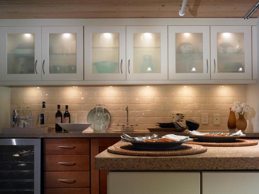 8 Great Ways To Dress up Your Kitchen Cabinets